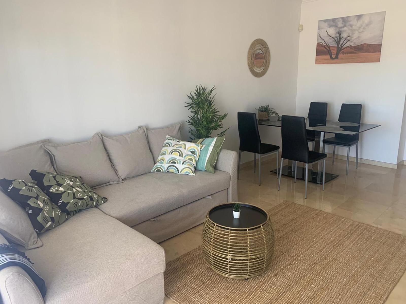 Bilbil 2 Bedr- Pool, Tennis, Golf W Garage Apartment Benalmádena